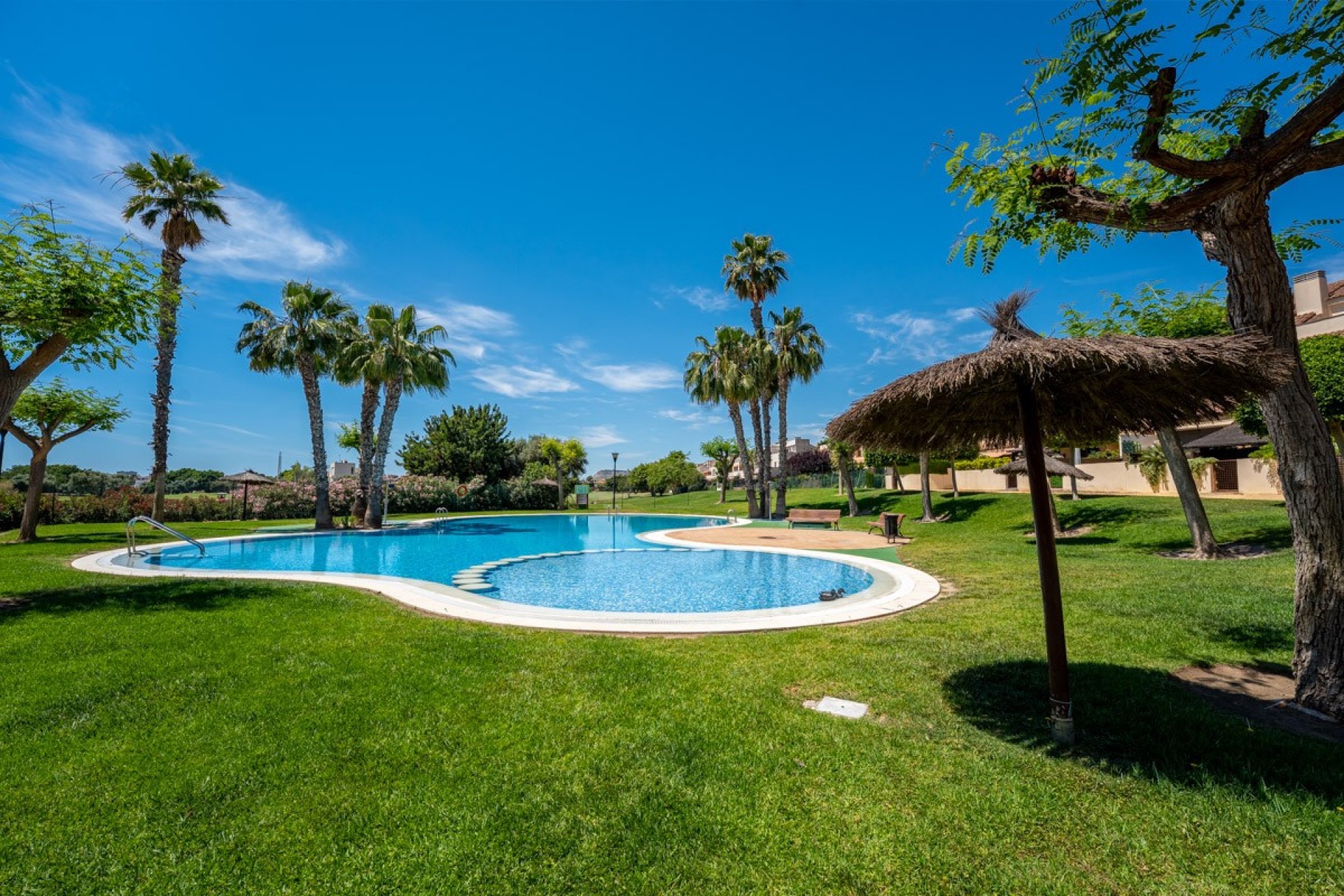 Revente - Villa -
Alicante - Alicante Golf