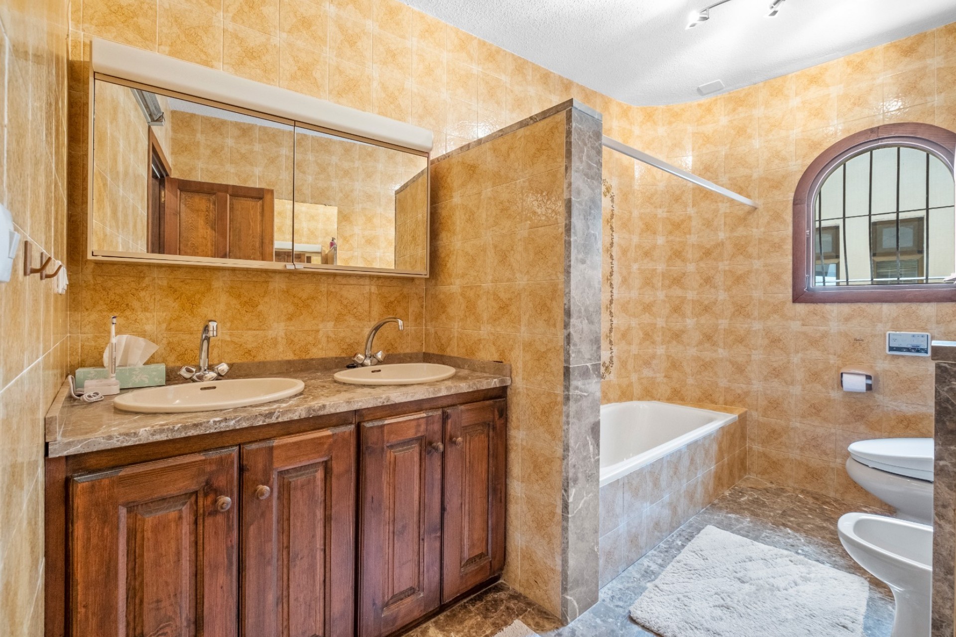 Revente - Villa -
Altea
