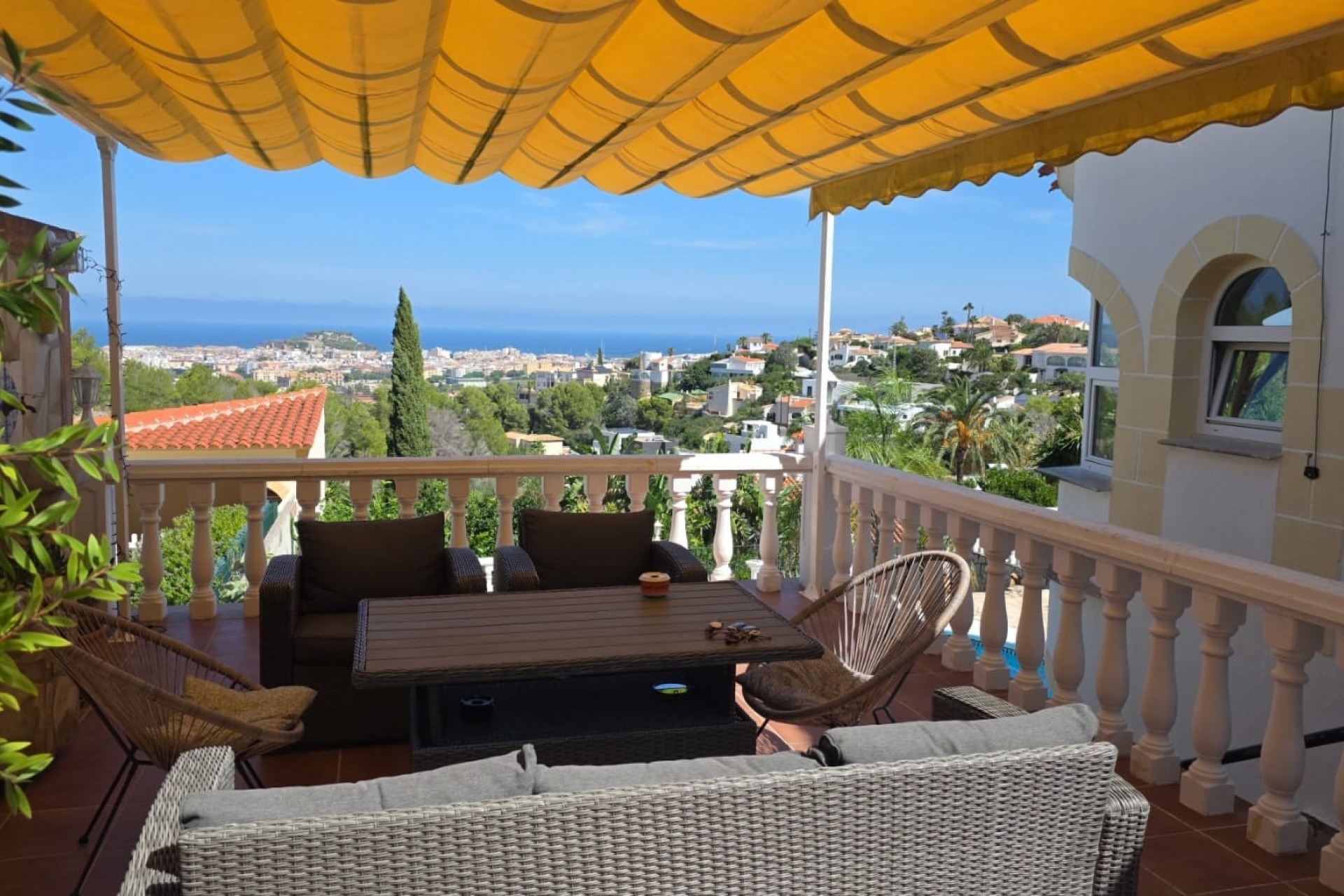 Revente - Villa -
Denia - Montgó