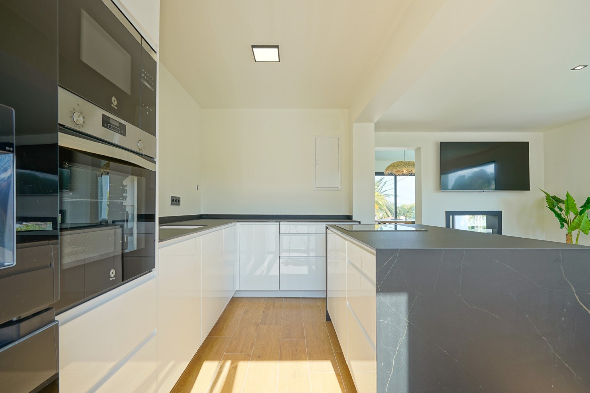 Revente - Villa -
Denia