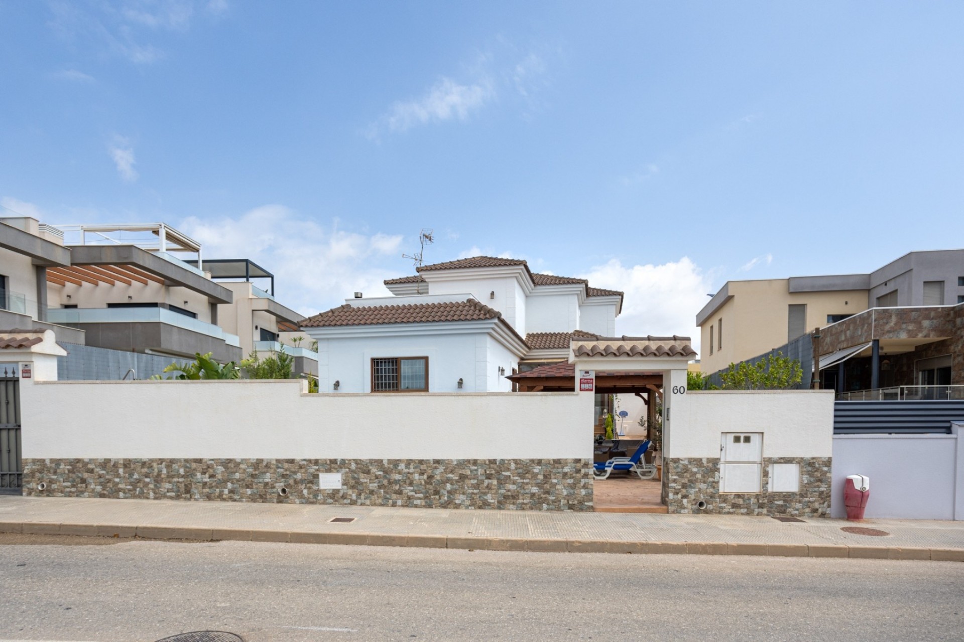 Revente - Villa -
Los Montesinos - La Herrada