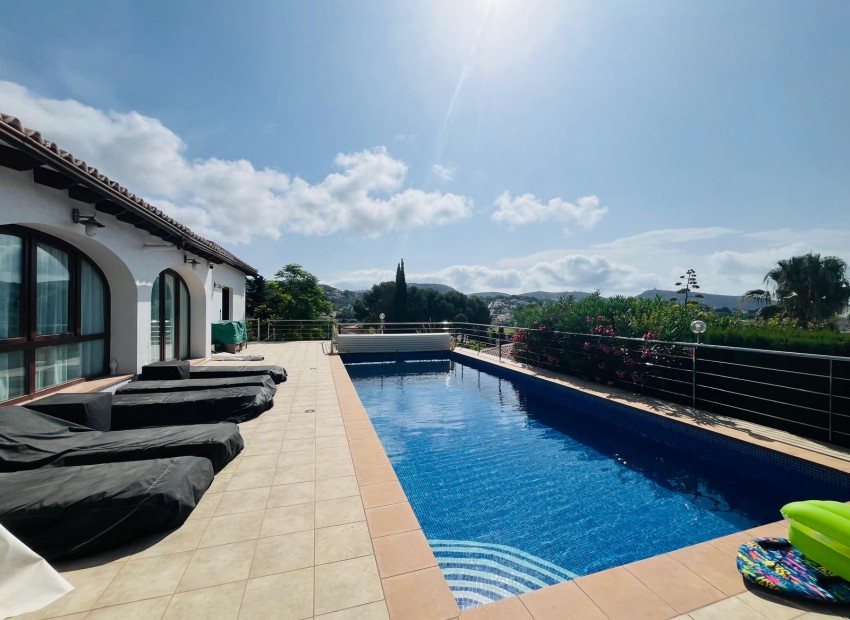 Revente - Villa -
Moraira - Benimeit - Tabaira