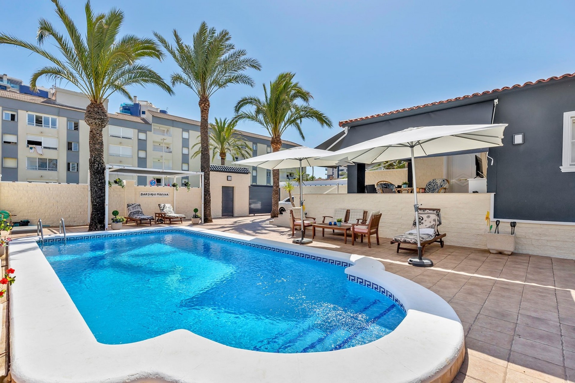 Revente - Villa -
Orihuela Costa - Punta Prima