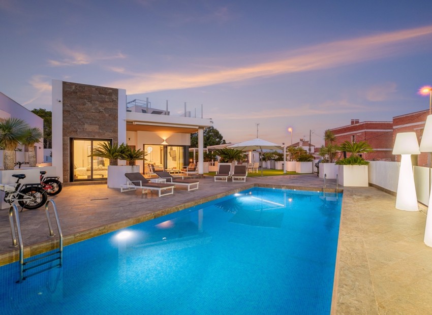 Revente - Villa -
Orihuela Costa - Villamartín