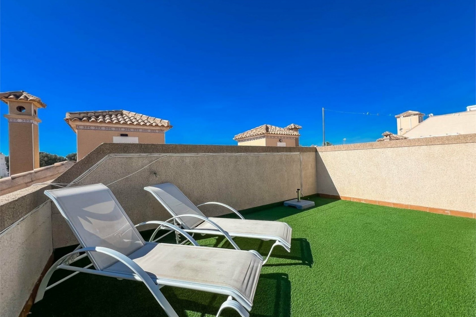 Revente - Villa -
ORIHUELA COSTA - VILLAMARTÍN