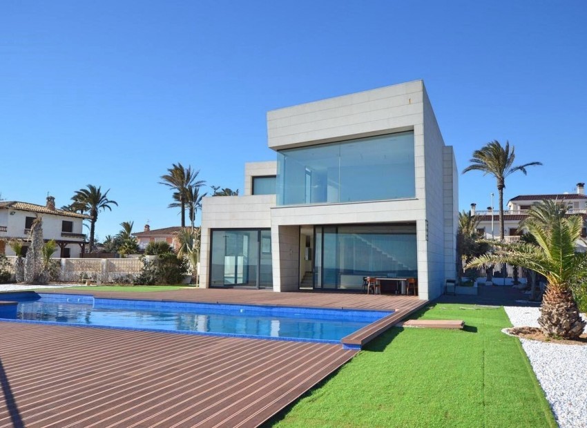 Revente - Villa -
Orihuela Costa