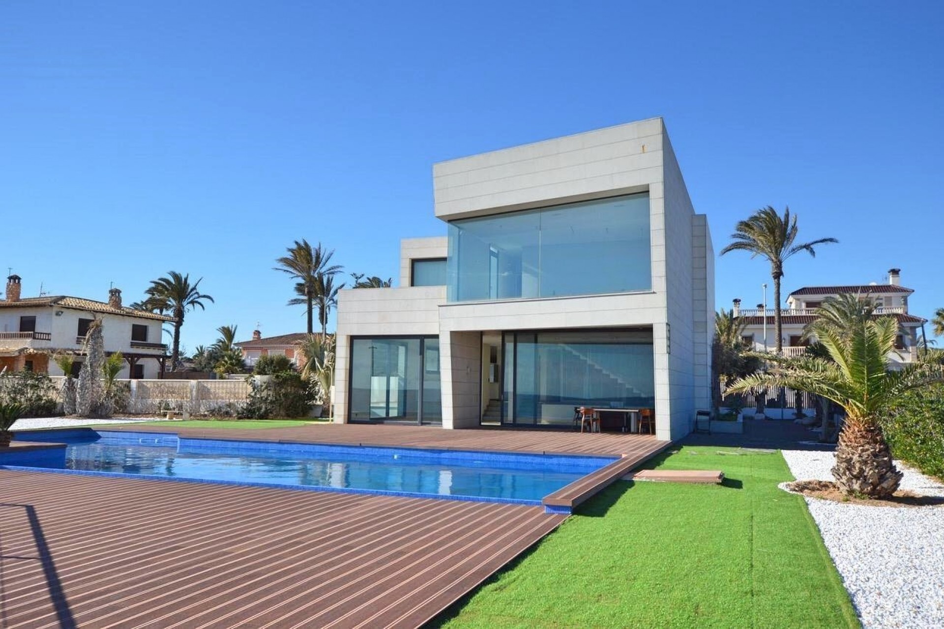 Revente - Villa -
Orihuela Costa