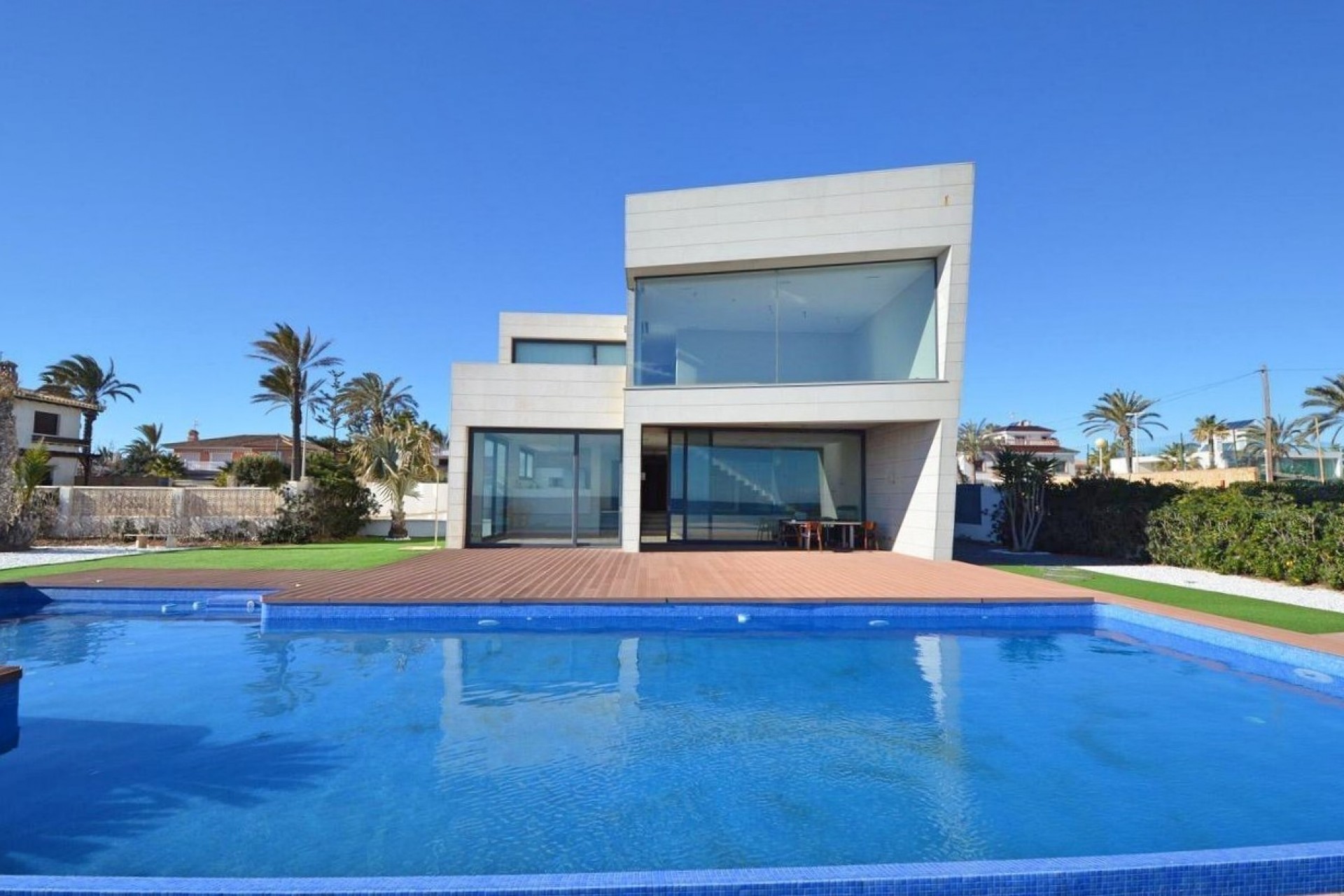 Revente - Villa -
Orihuela Costa