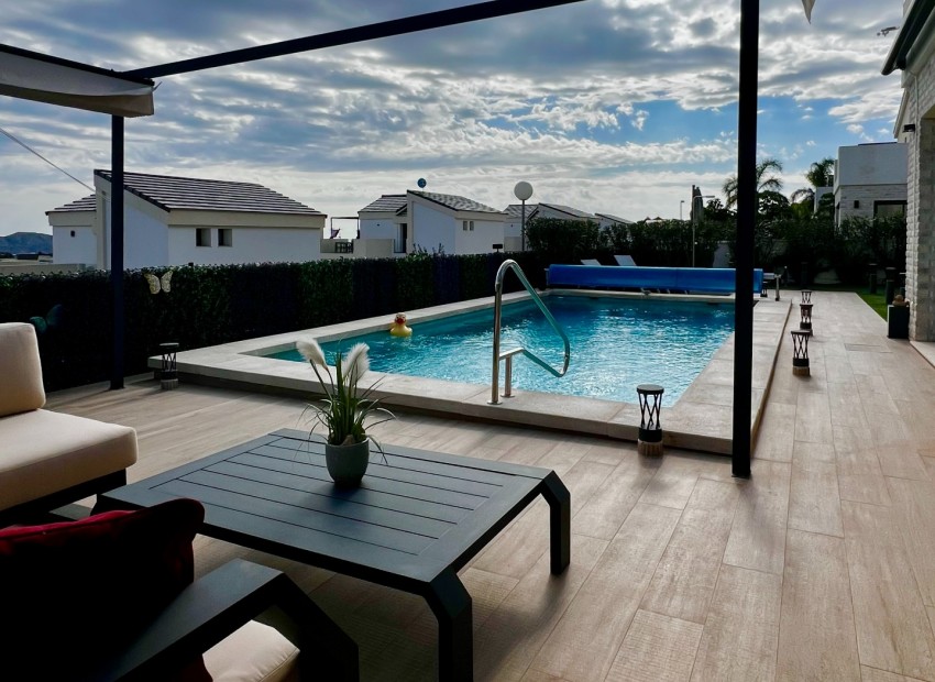 Revente - Villa -
Polop