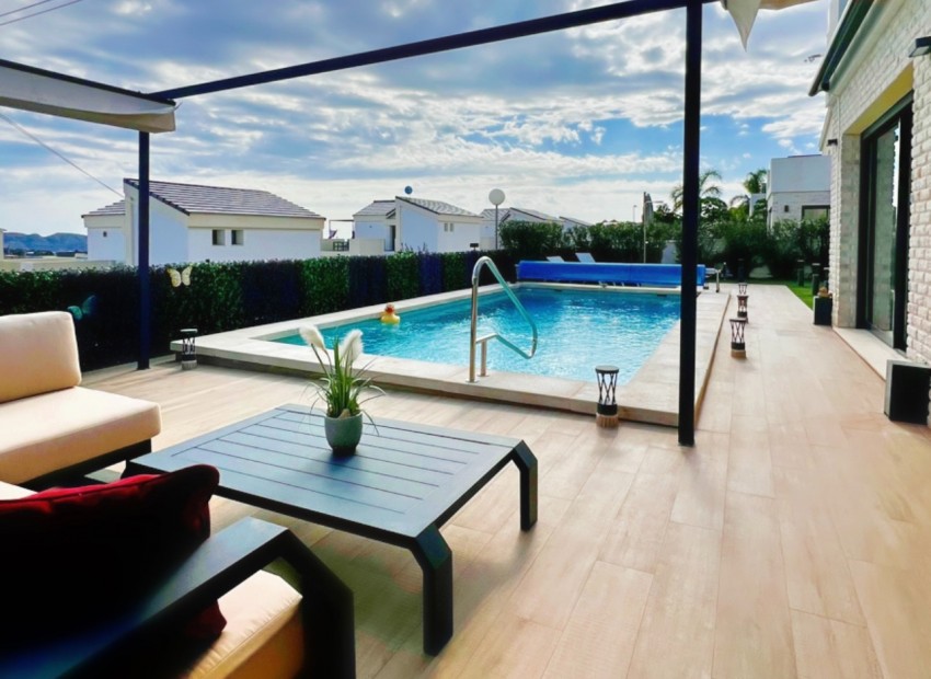 Revente - Villa -
Polop