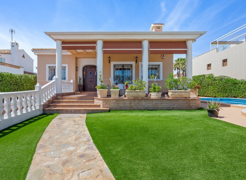 Revente - Villa -
Torrevieja - La Mata