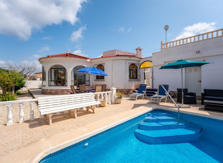 Revente - Villa -
Torrevieja - La Siesta - El Salado -  Torreta
