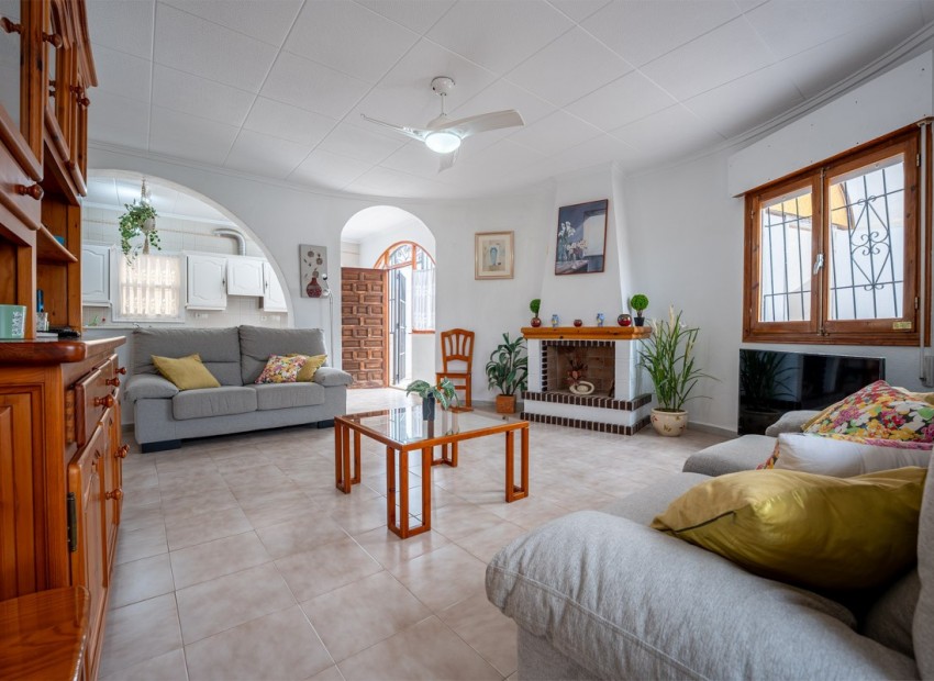 Revente - Villa -
Torrevieja - La Siesta - El Salado -  Torreta