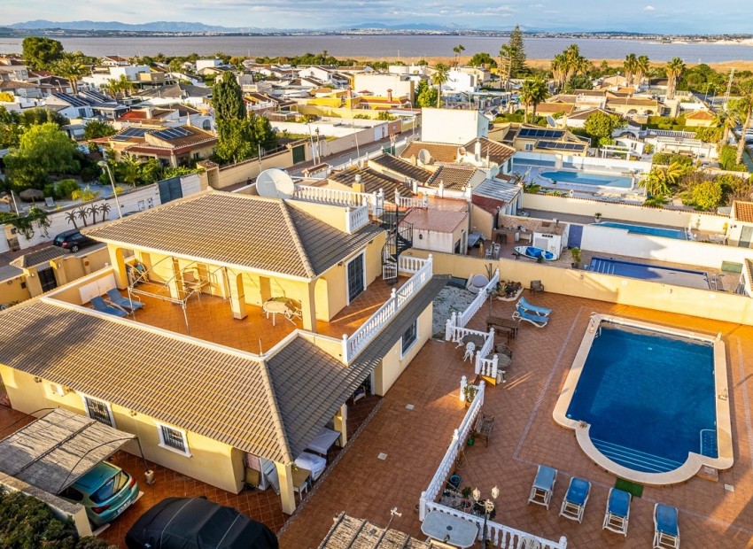 Revente - Villa -
TORREVIEJA - LOS BALCONES - LOS ALTOS