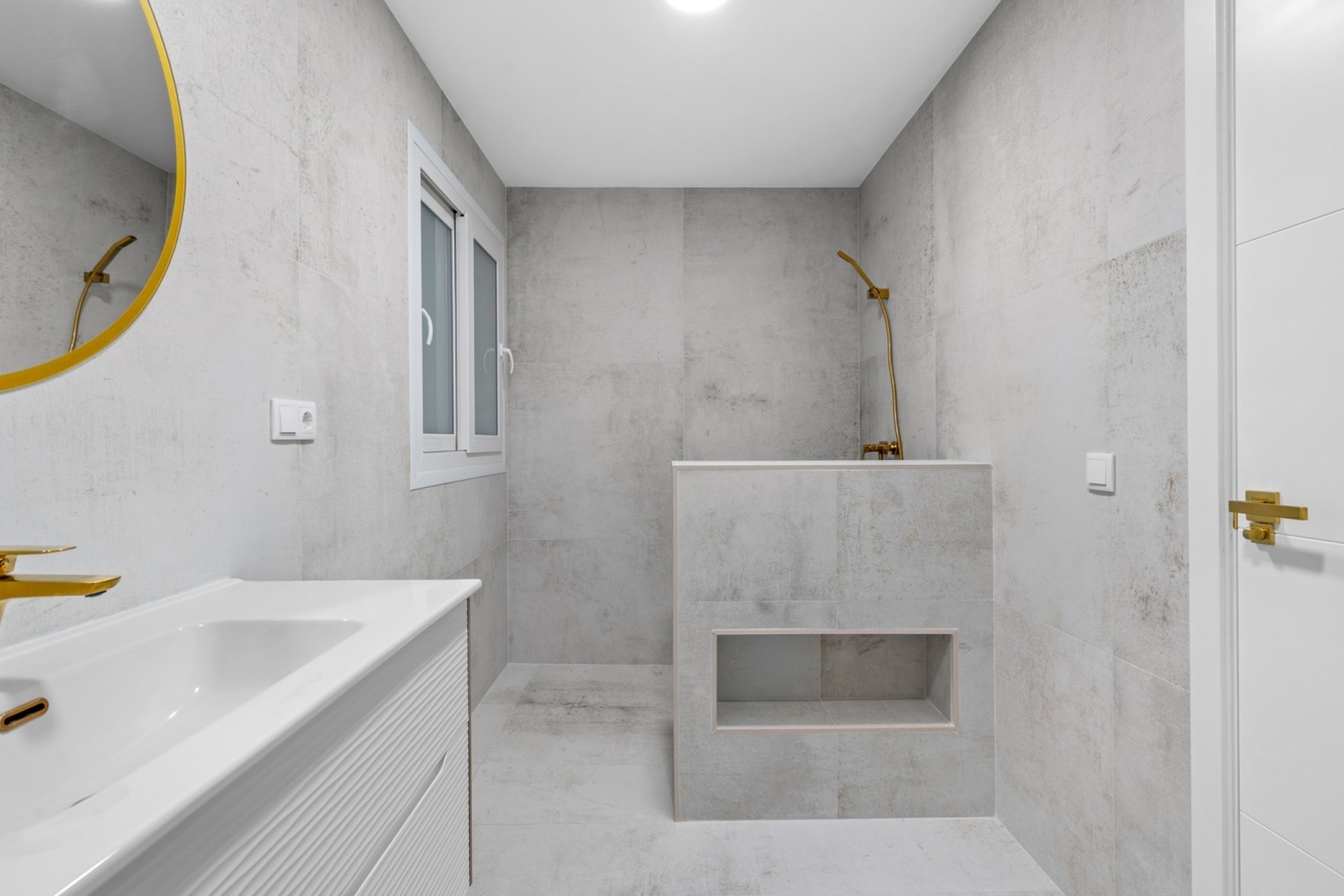 Rynek Wtórny - Apartament -
Torrevieja - Playa del Acequión