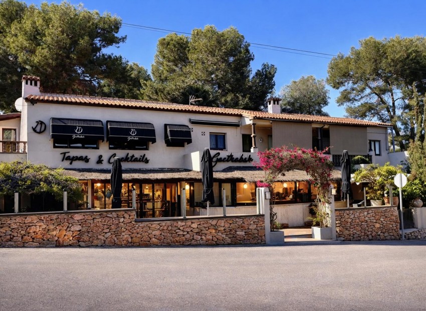 Rynek Wtórny - Bar / Restauracja -
Moraira - Pinar del Advocat - Cometa