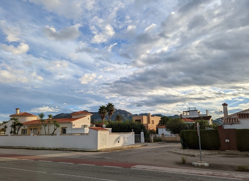 Rynek Wtórny - Działka -
Denia - Deveses