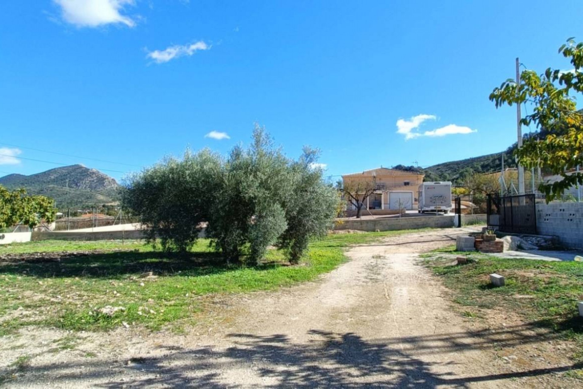 Rynek Wtórny - Finca -
Hondón de los Fráiles