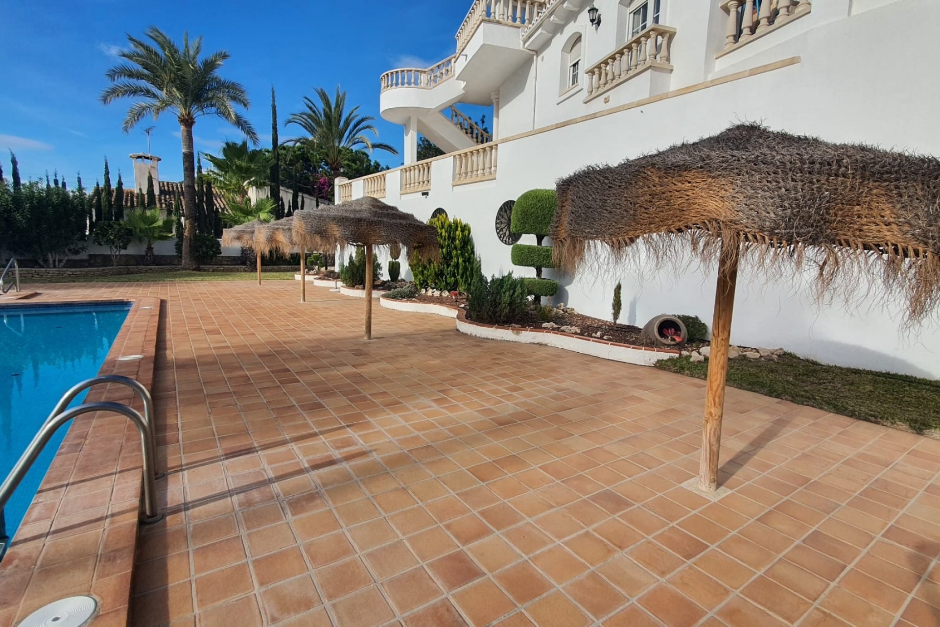 Rynek Wtórny - Kamienica -
Moraira - Benimeit - Tabaira