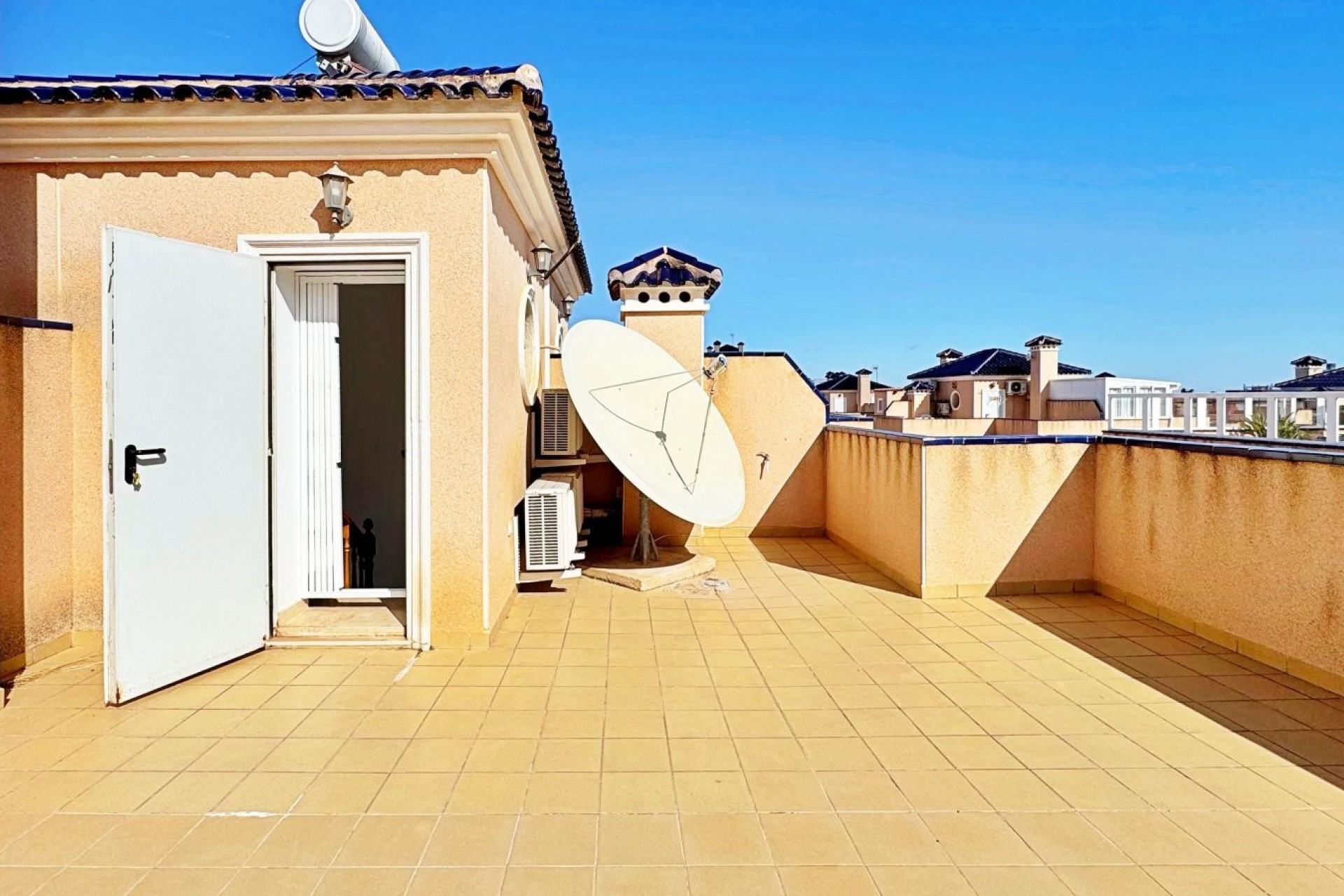 Rynek Wtórny - Kamienica -
Orihuela Costa - Villamartín