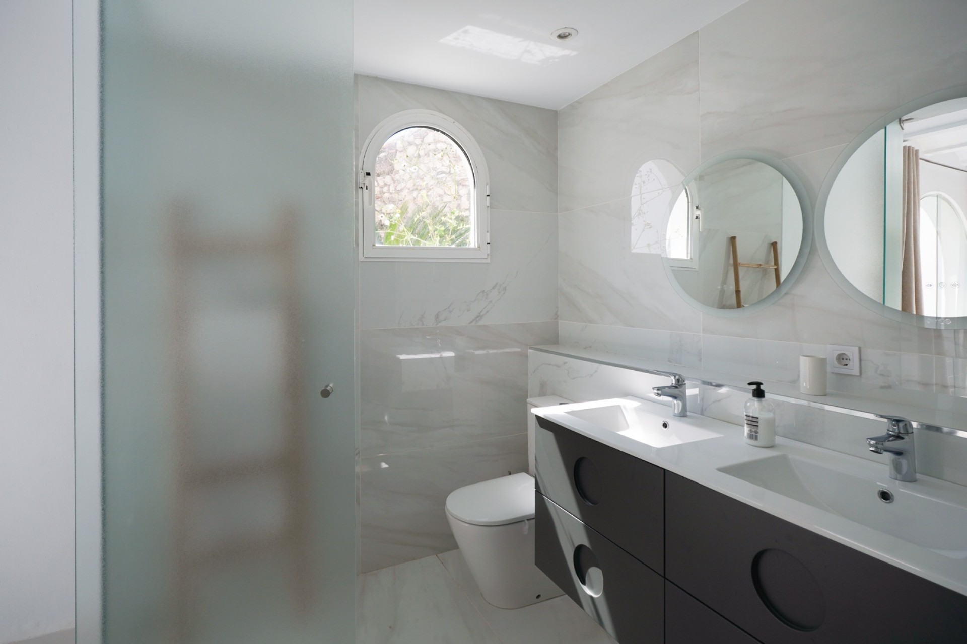 Rynek Wtórny -  -
Oliva