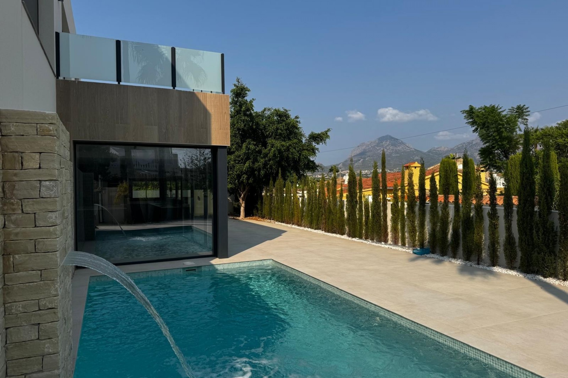 Rynek Wtórny - Willa -
Albir