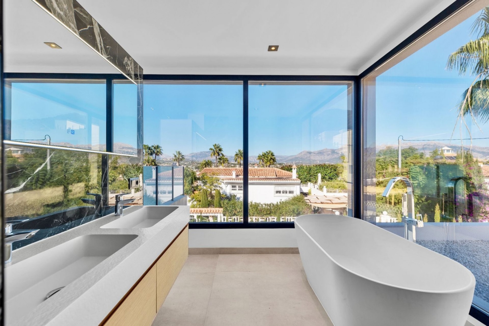 Rynek Wtórny - Willa -
Albir