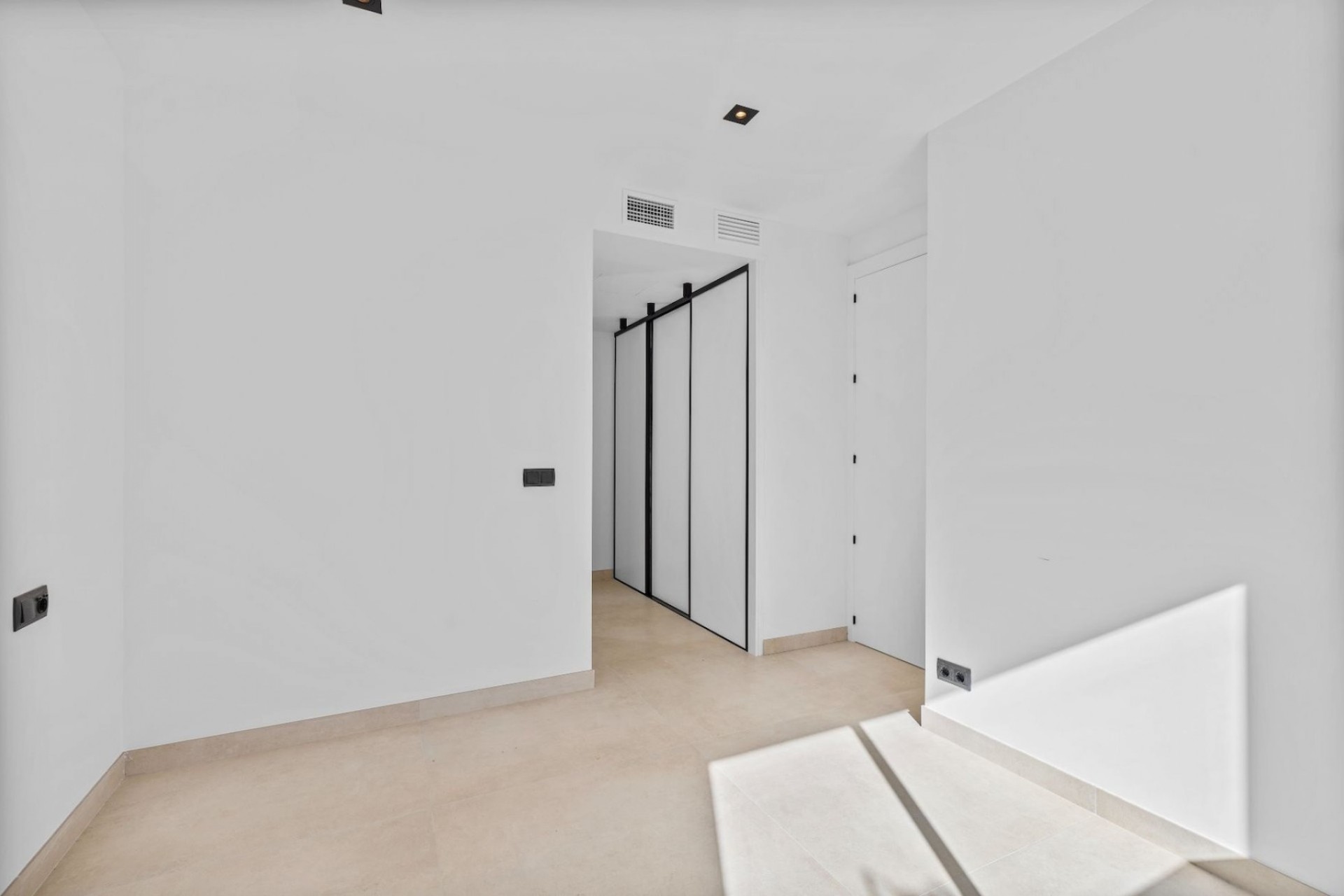 Rynek Wtórny - Willa -
Albir