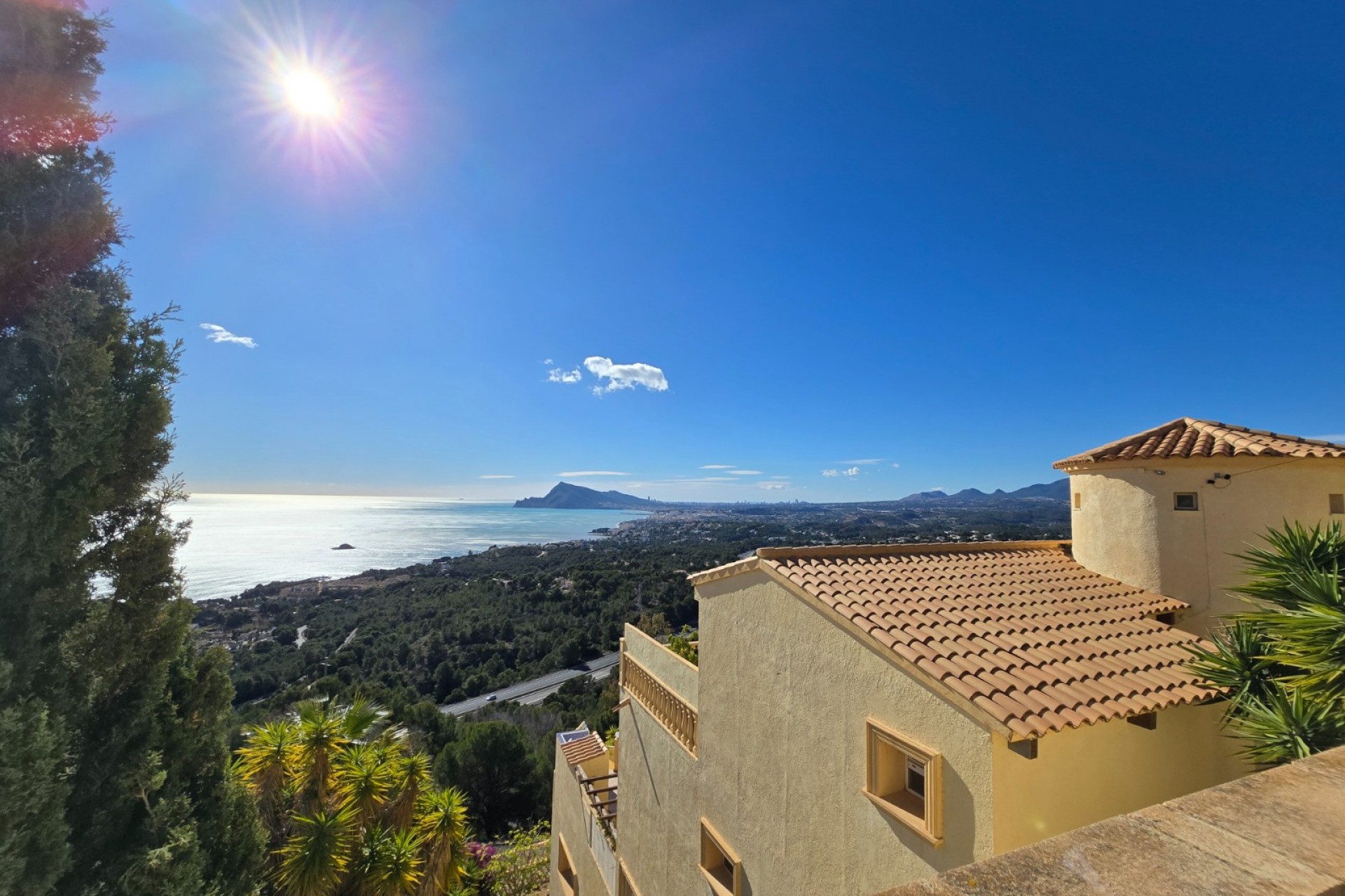 Rynek Wtórny - Willa -
Altea