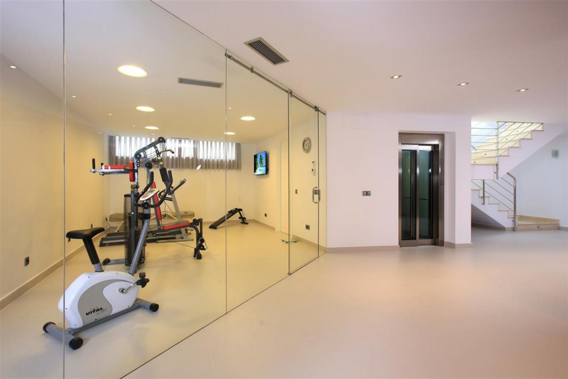 Rynek Wtórny - Willa -
Altea