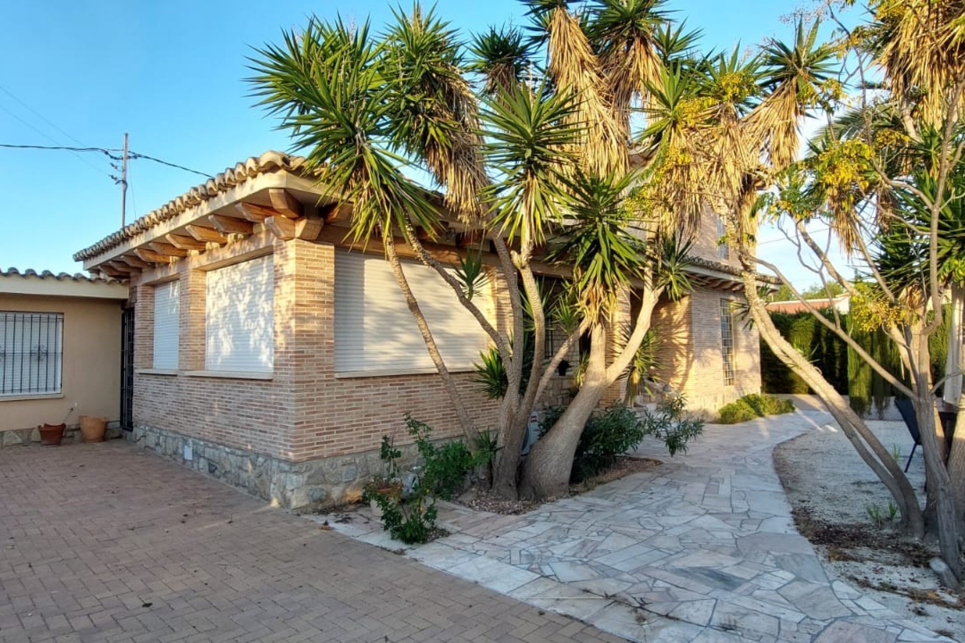 Rynek Wtórny - Willa -
Busot