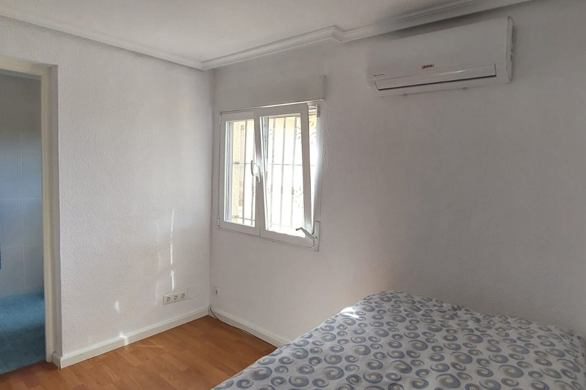 Rynek Wtórny - Willa -
Busot