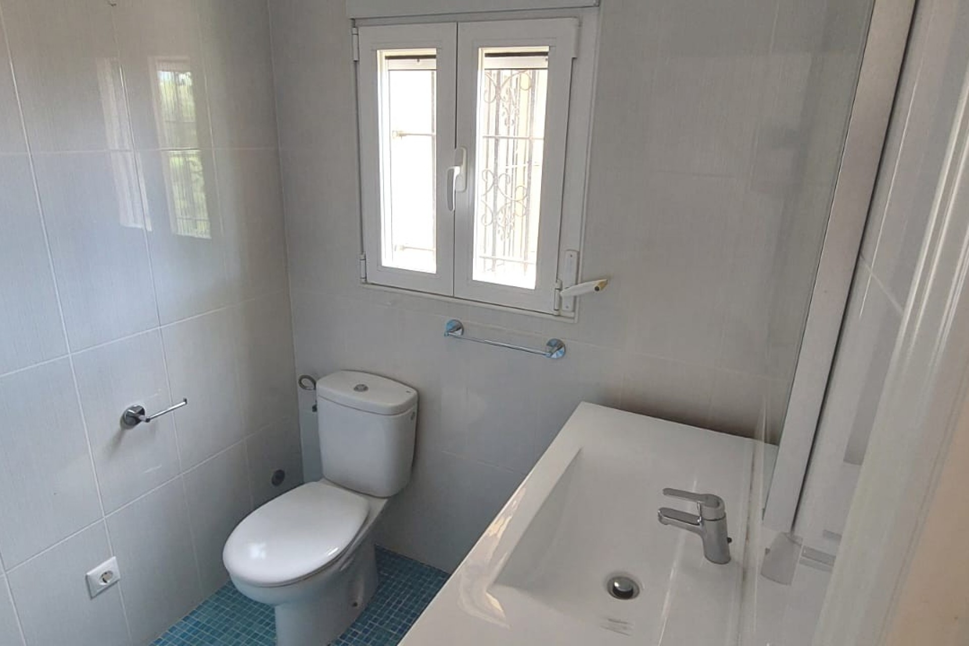 Rynek Wtórny - Willa -
Busot