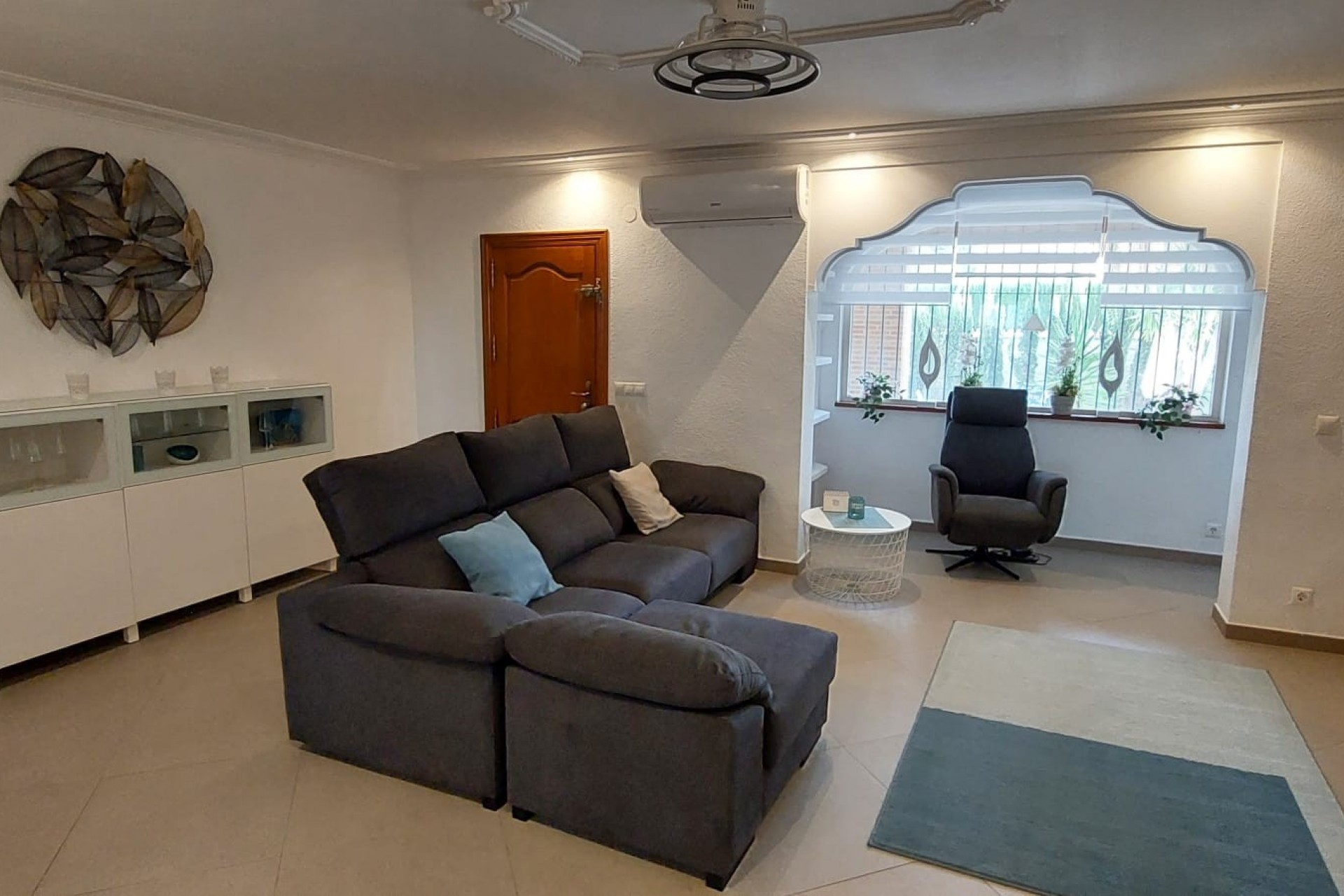 Rynek Wtórny - Willa -
Busot