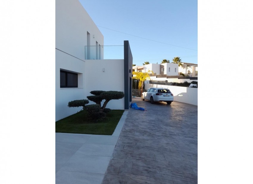 Rynek Wtórny - Willa -
Calpe - Cometa III