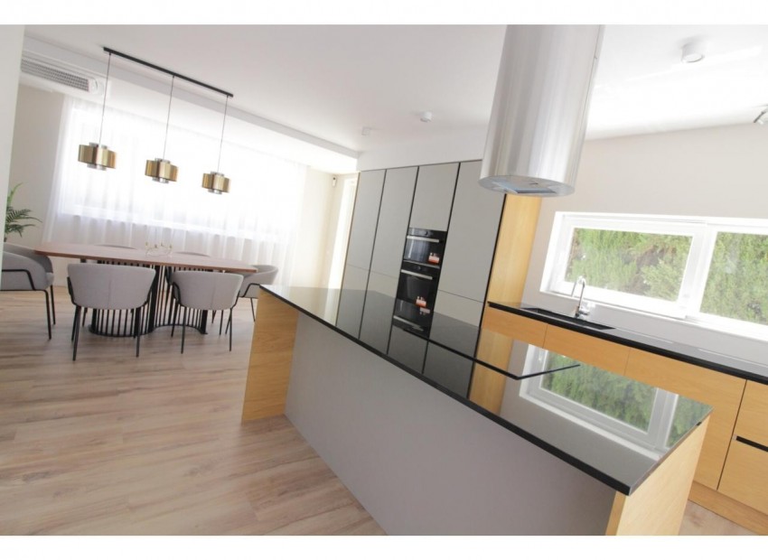 Rynek Wtórny - Willa -
Calpe - Cometa III