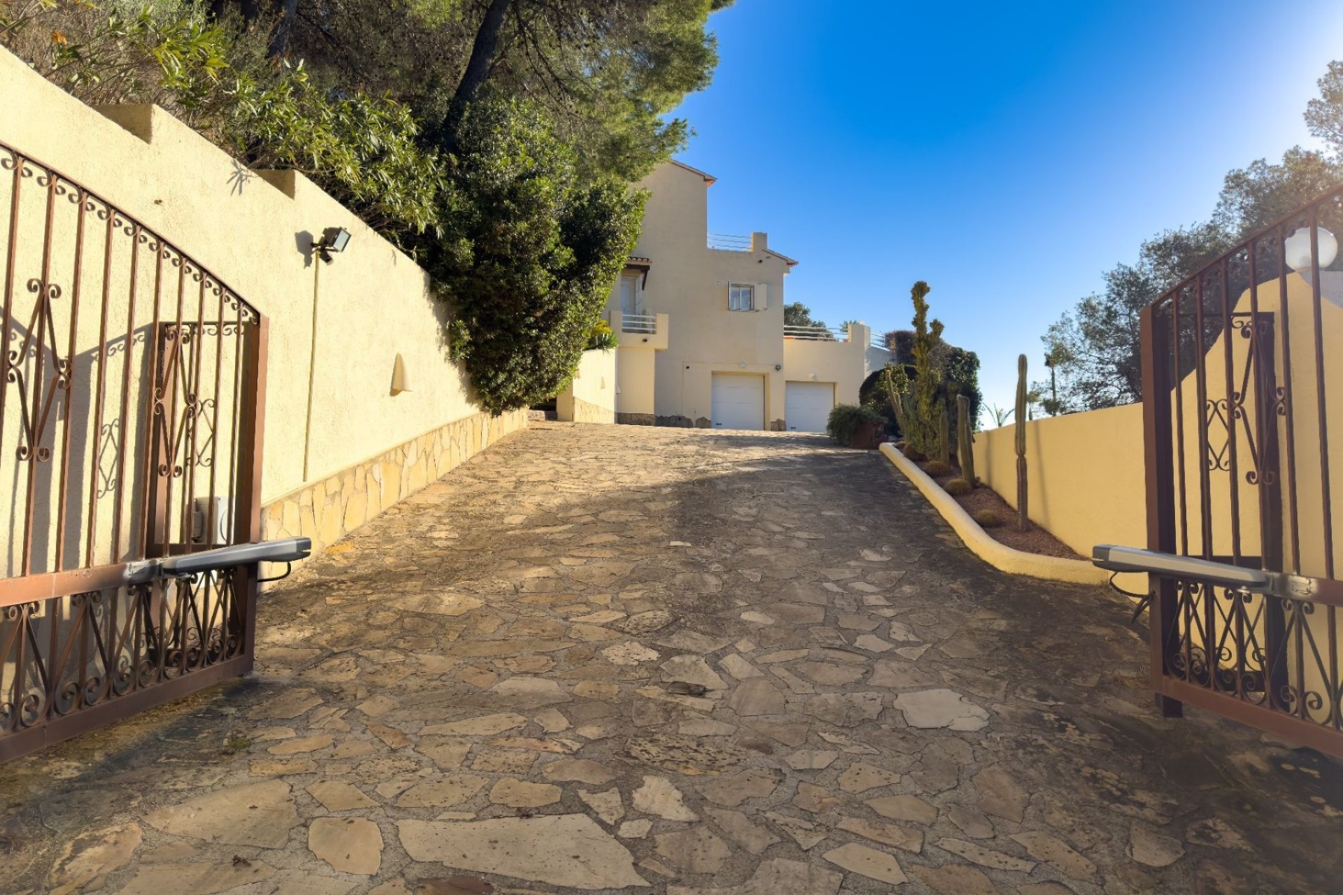 Rynek Wtórny - Willa -
Calpe