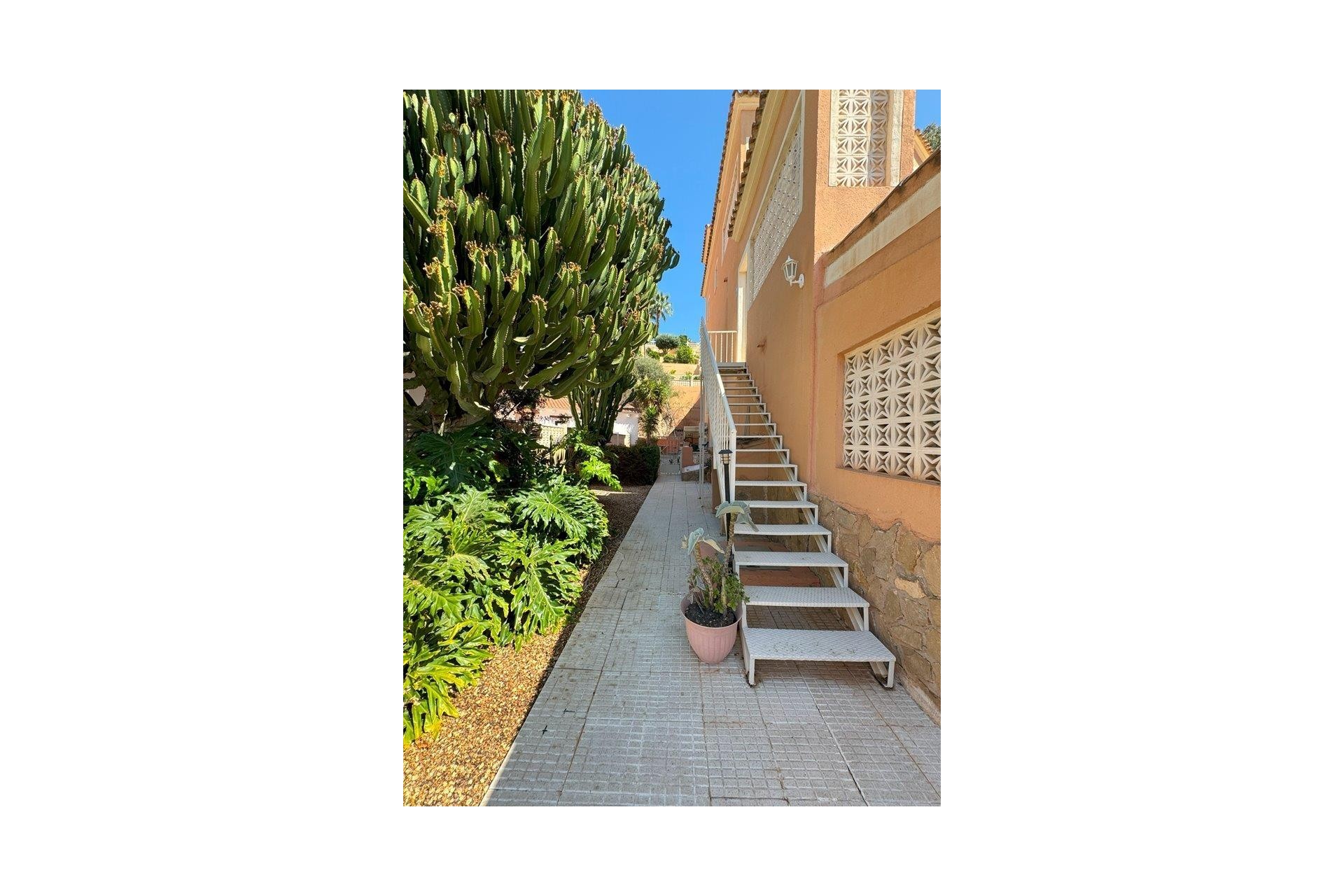 Rynek Wtórny - Willa -
Campello