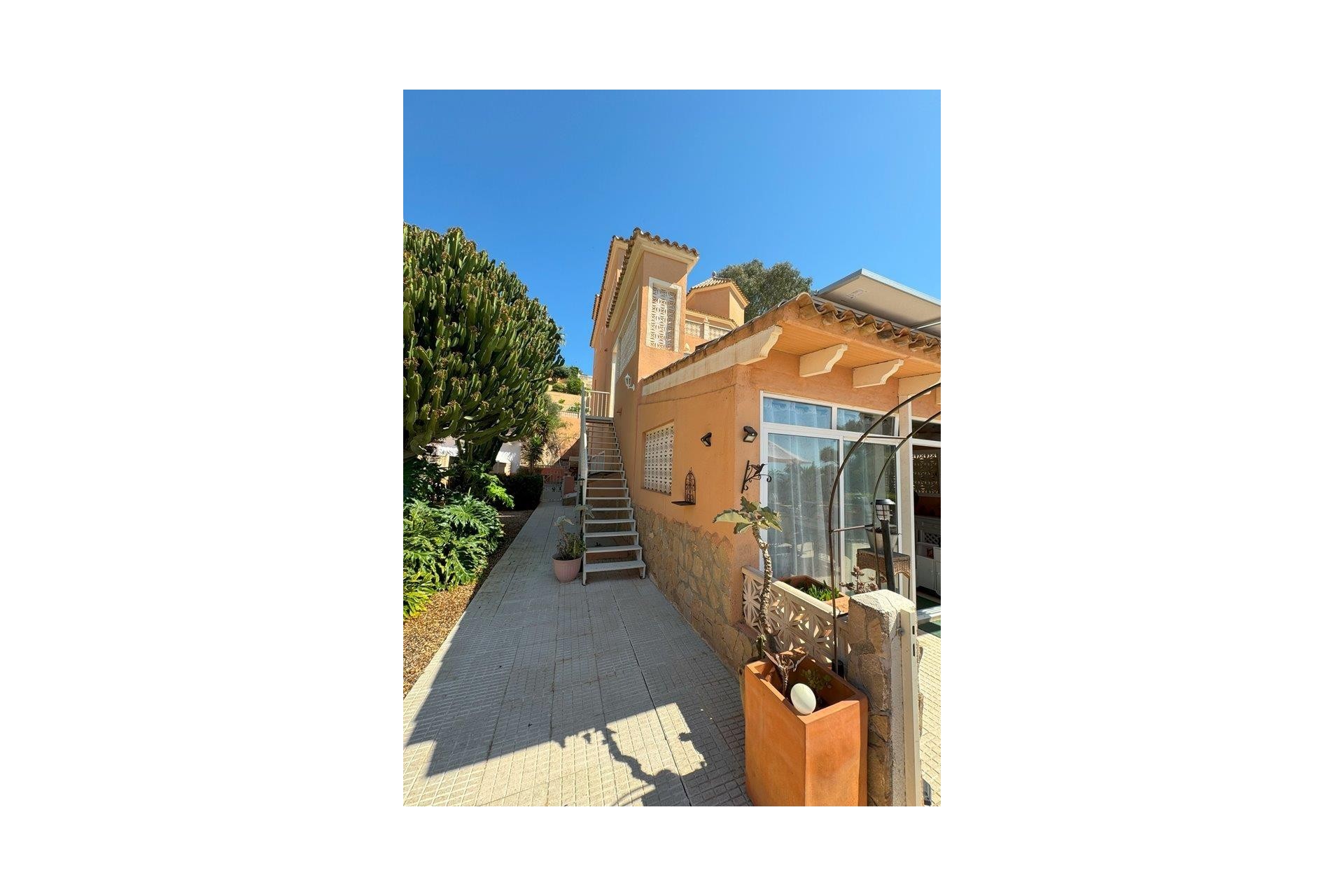 Rynek Wtórny - Willa -
Campello