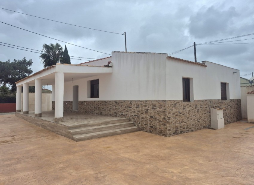 Rynek Wtórny - Willa -
Dolores