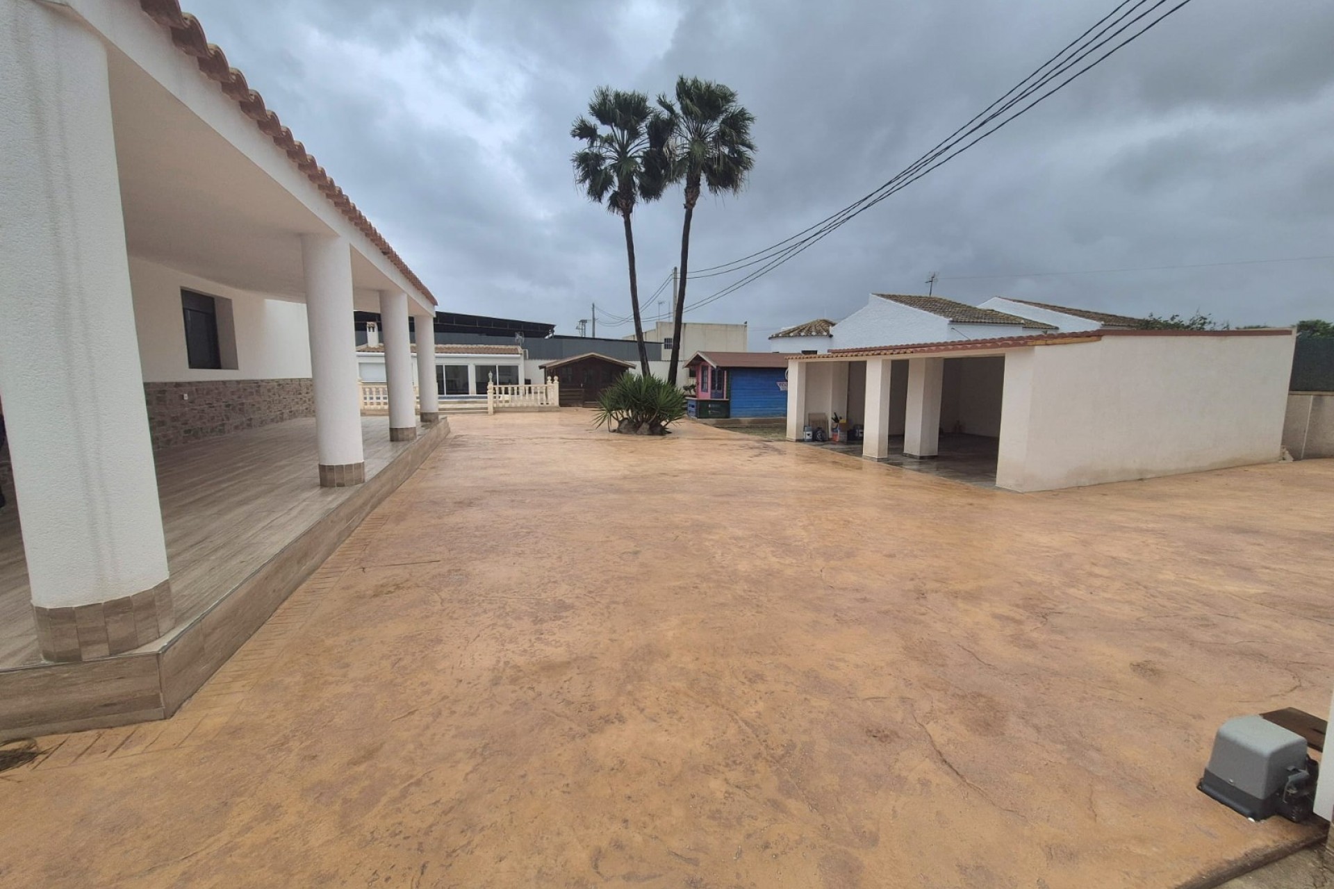 Rynek Wtórny - Willa -
Dolores