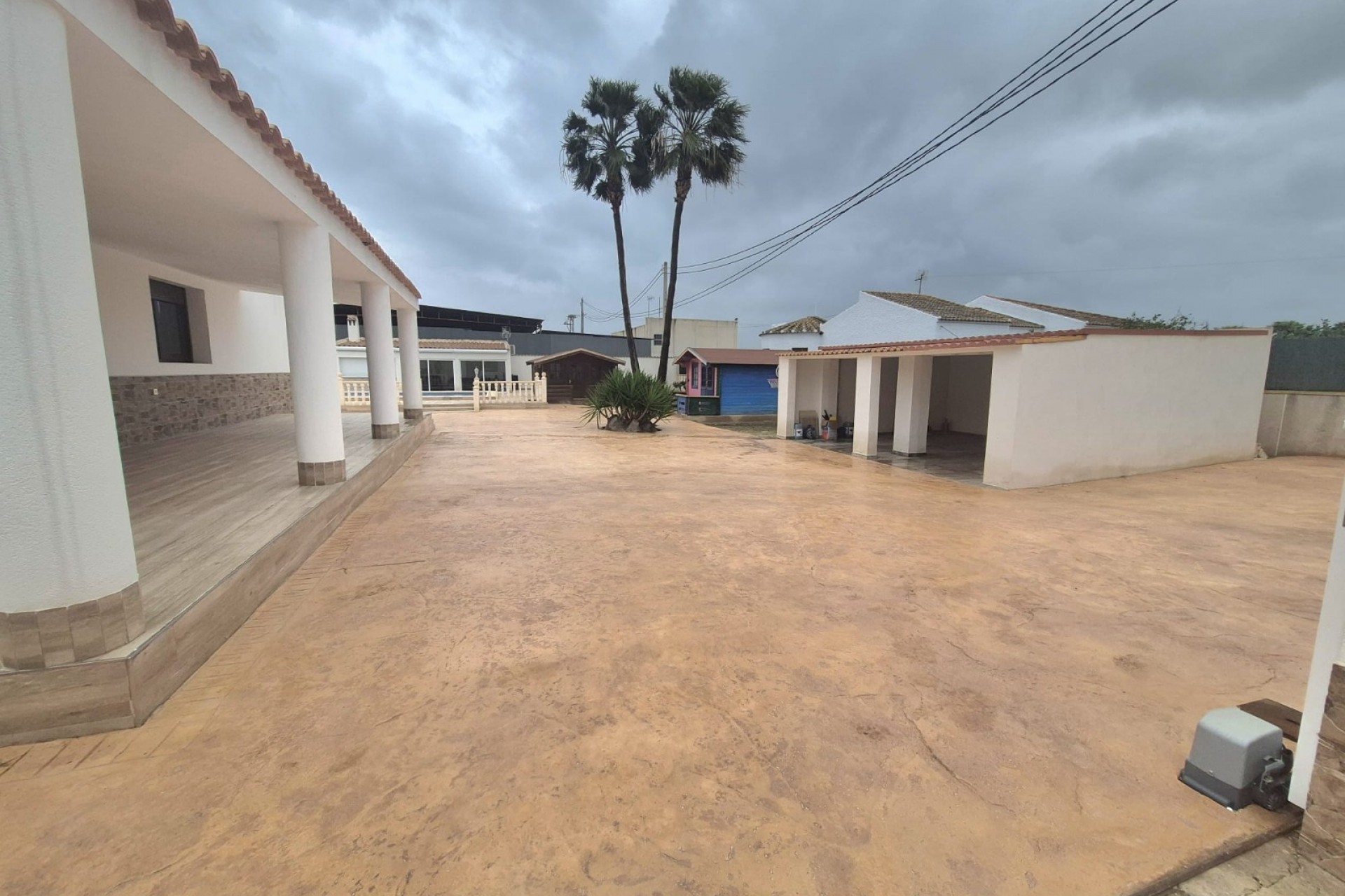 Rynek Wtórny - Willa -
Dolores