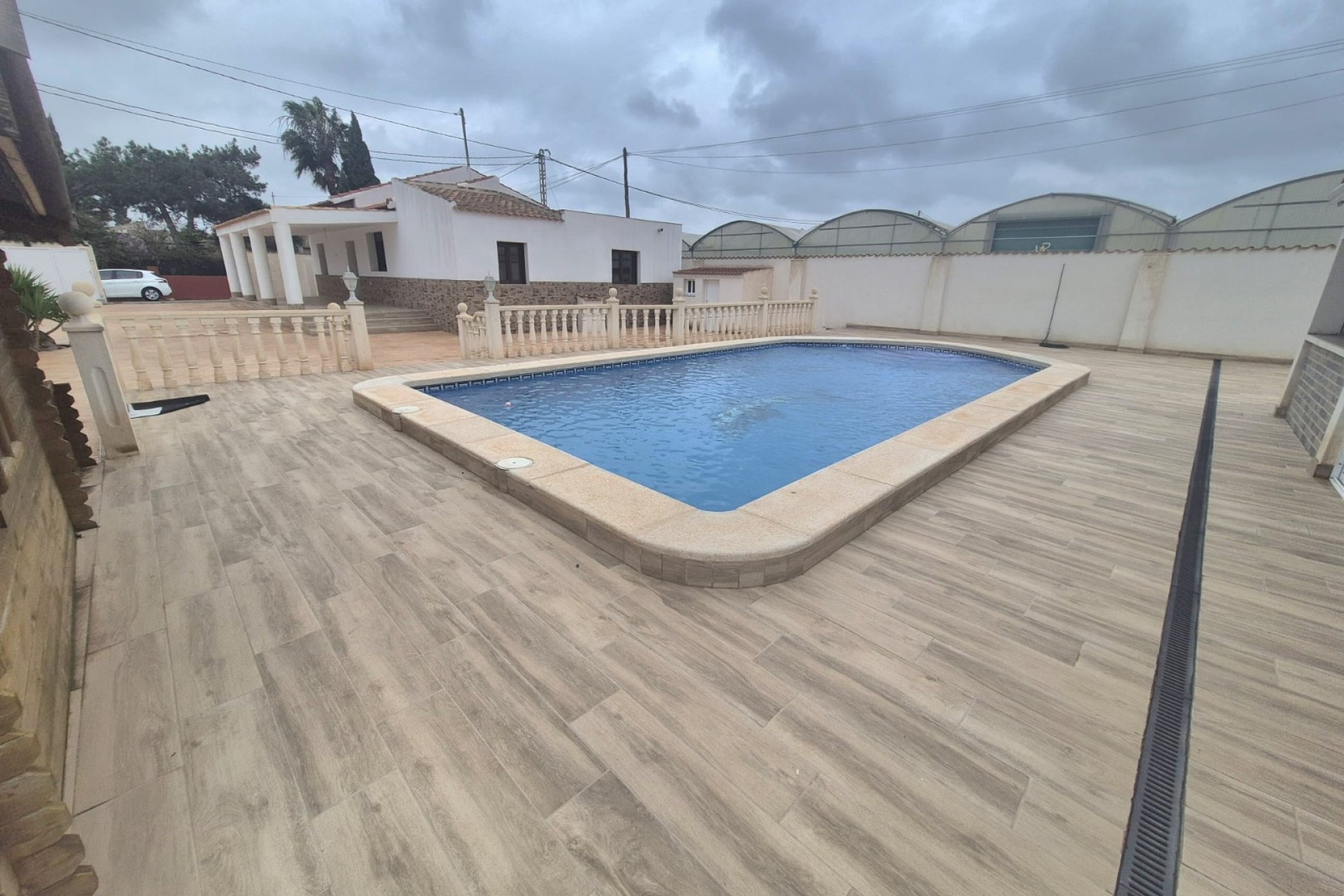 Rynek Wtórny - Willa -
Dolores