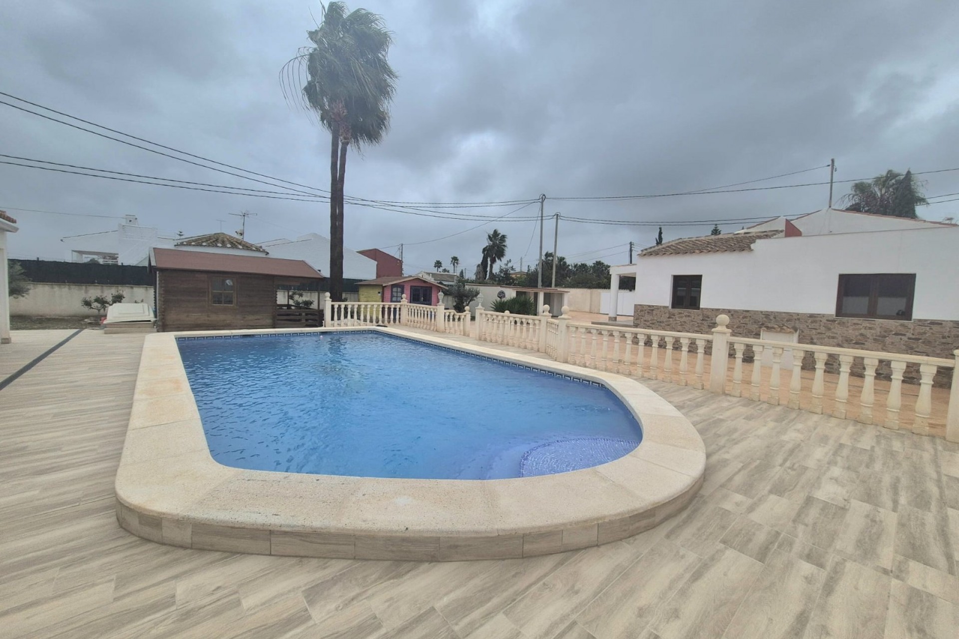 Rynek Wtórny - Willa -
Dolores