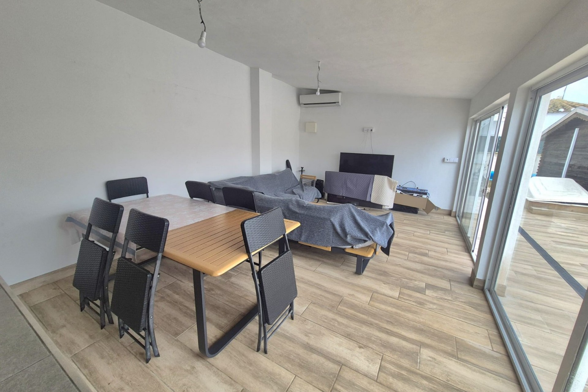 Rynek Wtórny - Willa -
Dolores