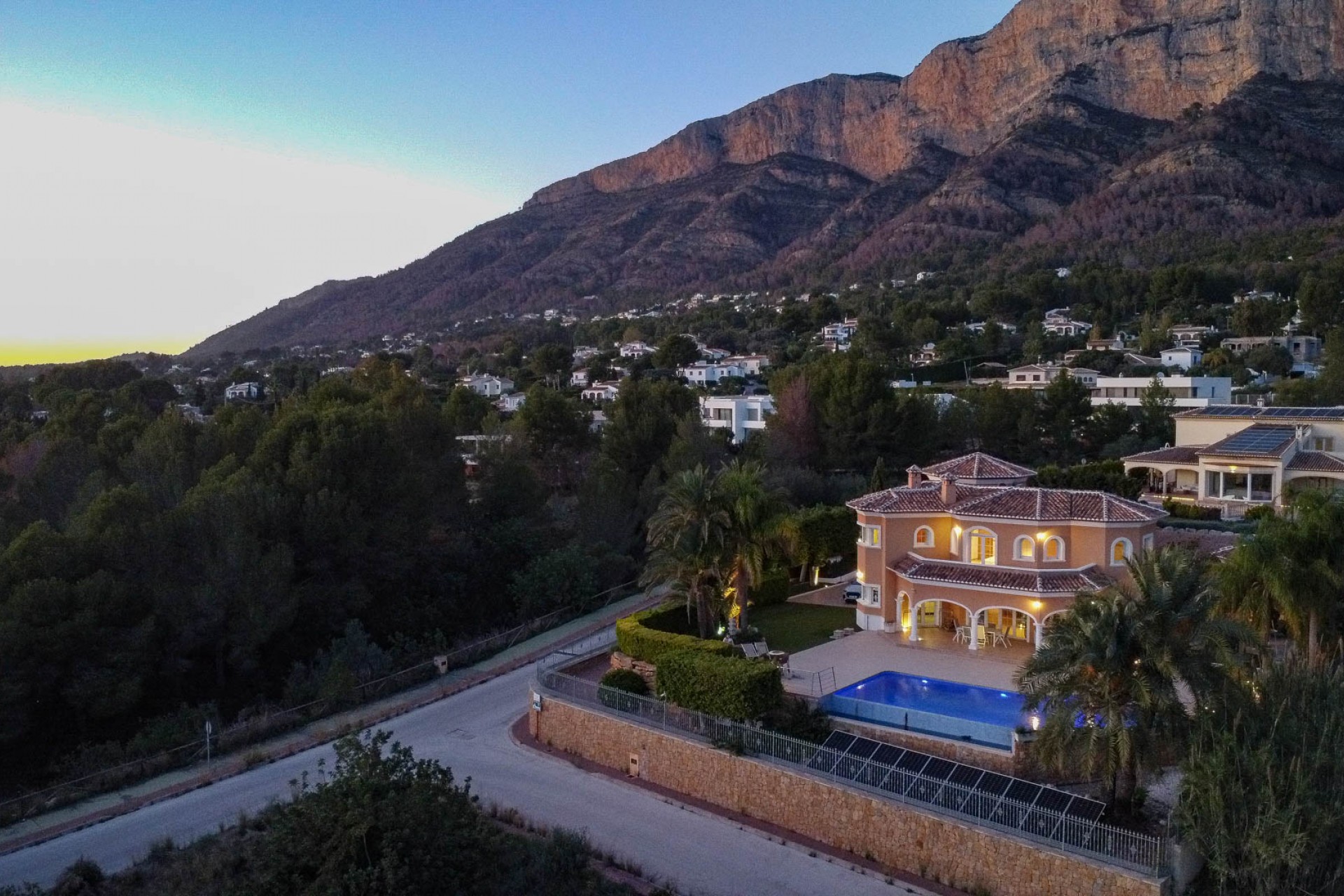 Rynek Wtórny - Willa -
Jávea - El Garroferal