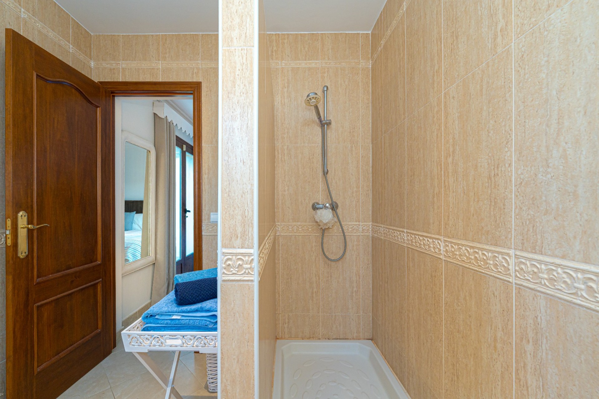 Rynek Wtórny - Willa -
Lliber