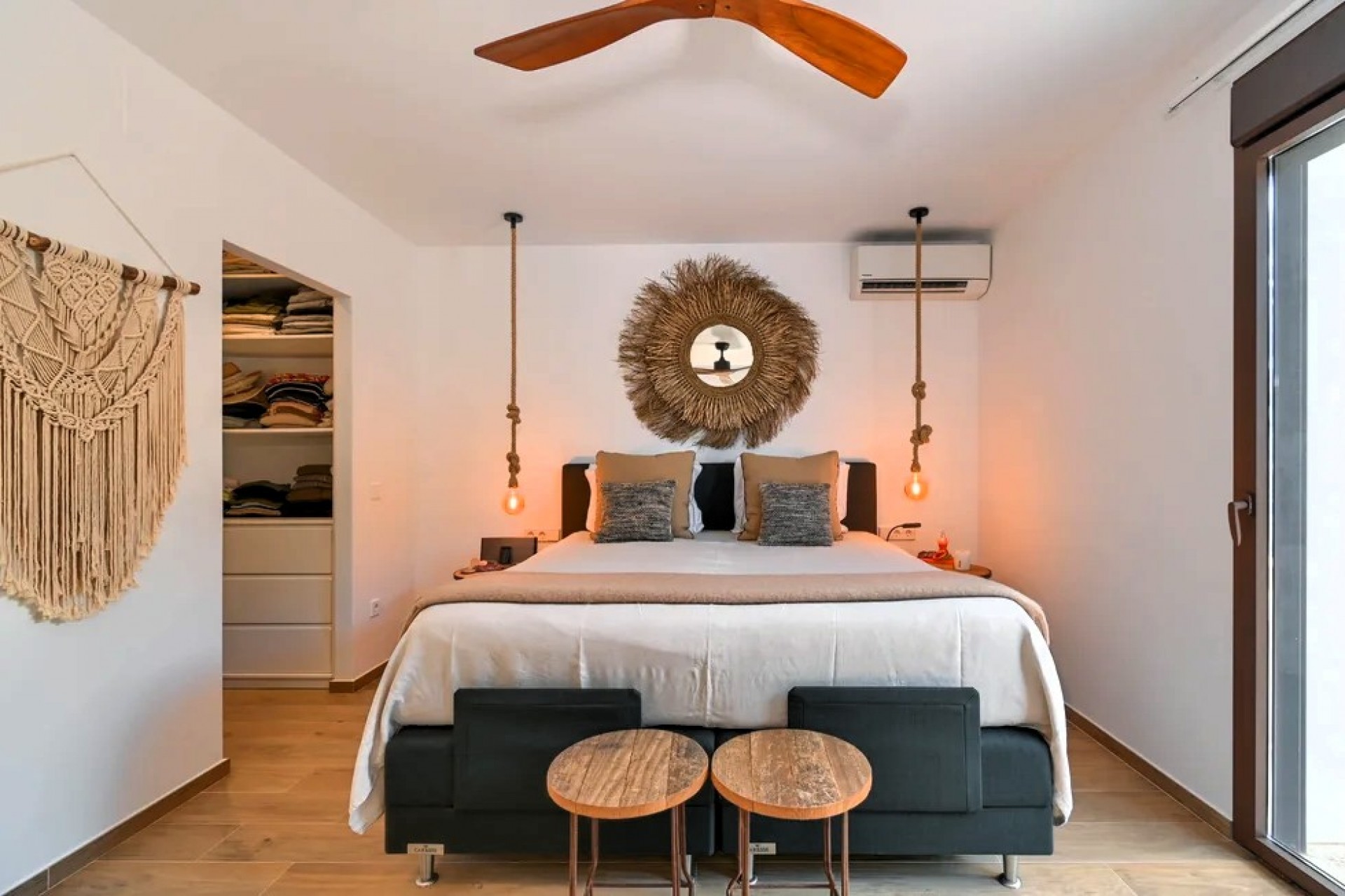 Rynek Wtórny - Willa -
Moraira - Benimeit - Tabaira