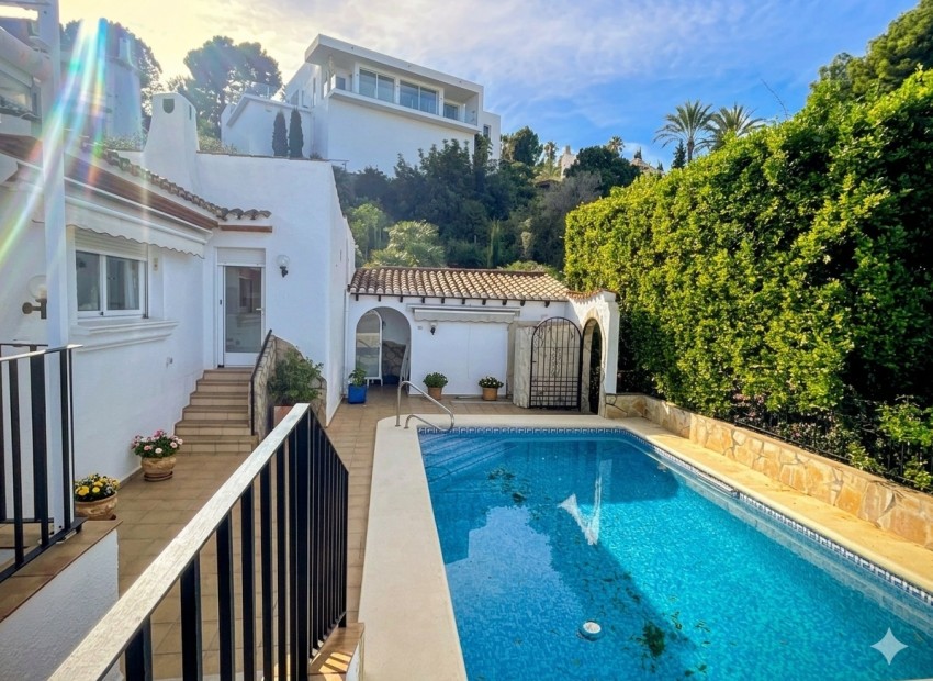 Rynek Wtórny - Willa -
Pego