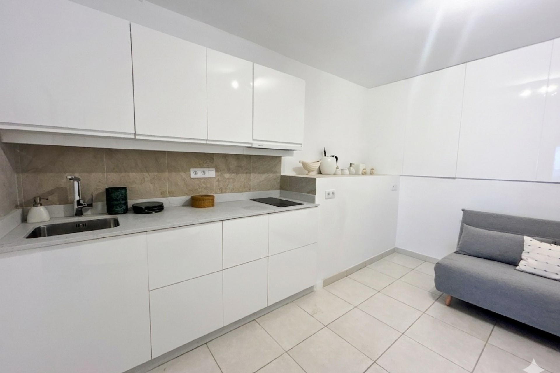 Rynek Wtórny - Willa -
Pego